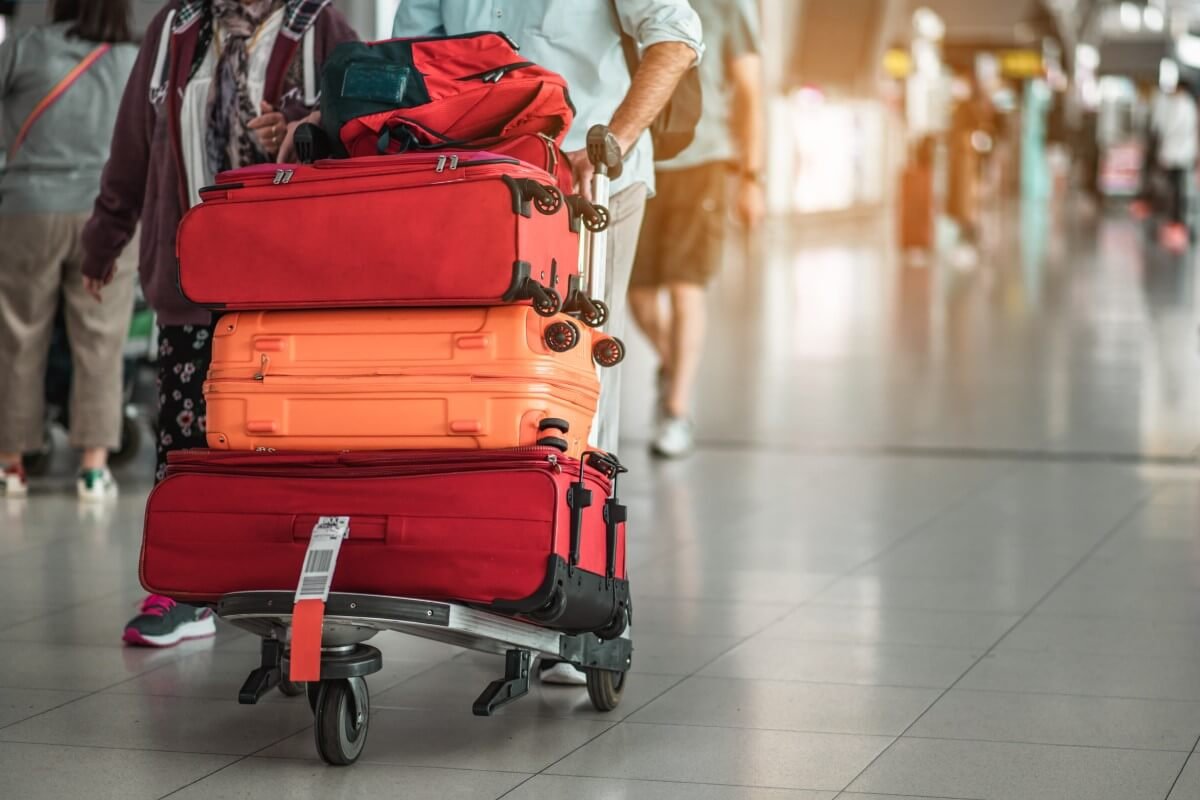 Reisende mit Gepäck - Urlaub - Zoll-Regeln Reisende mit Gepäck - Urlaub - Zoll-Regeln